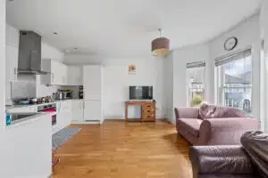 Flat Outram Road in Greater London