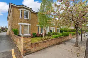 Flat Outram Road in Greater London