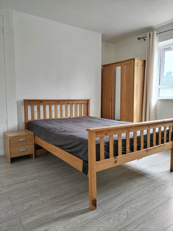 Room Bliss Crescent in Greater London