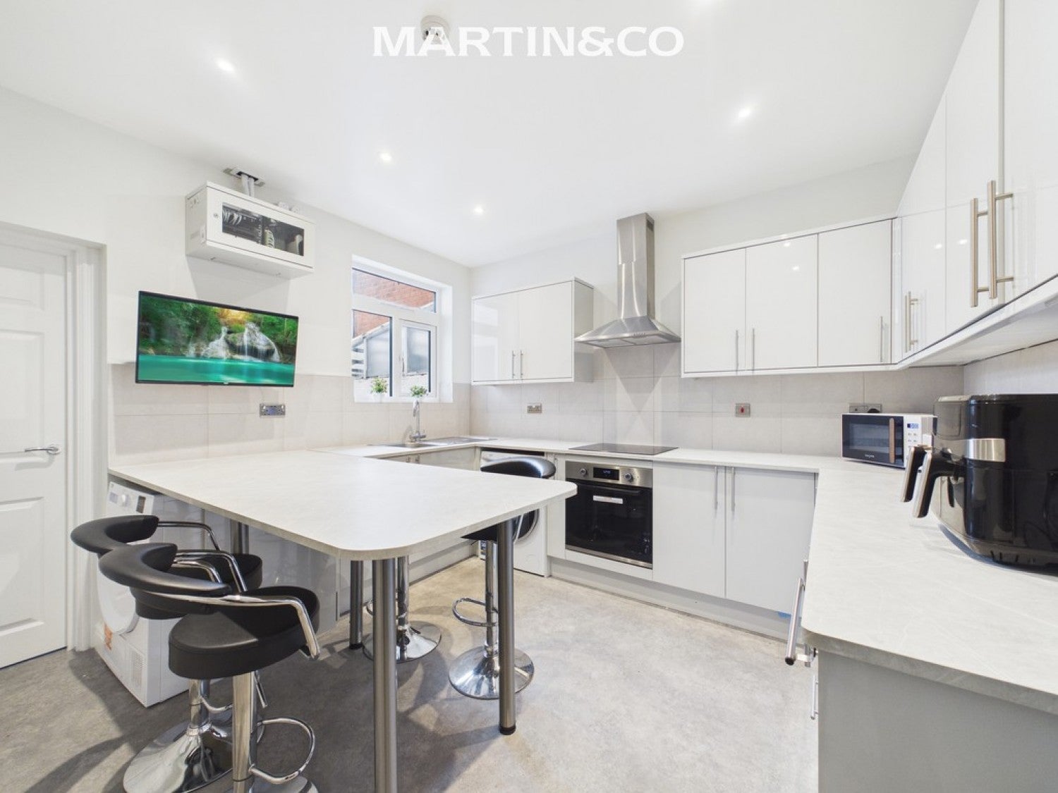 Room Shaftesbury Road in Reading