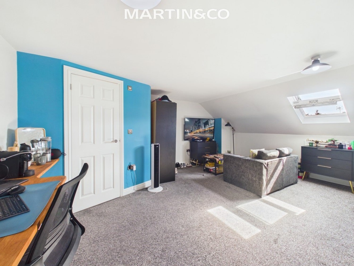 Room Shaftesbury Road in Reading