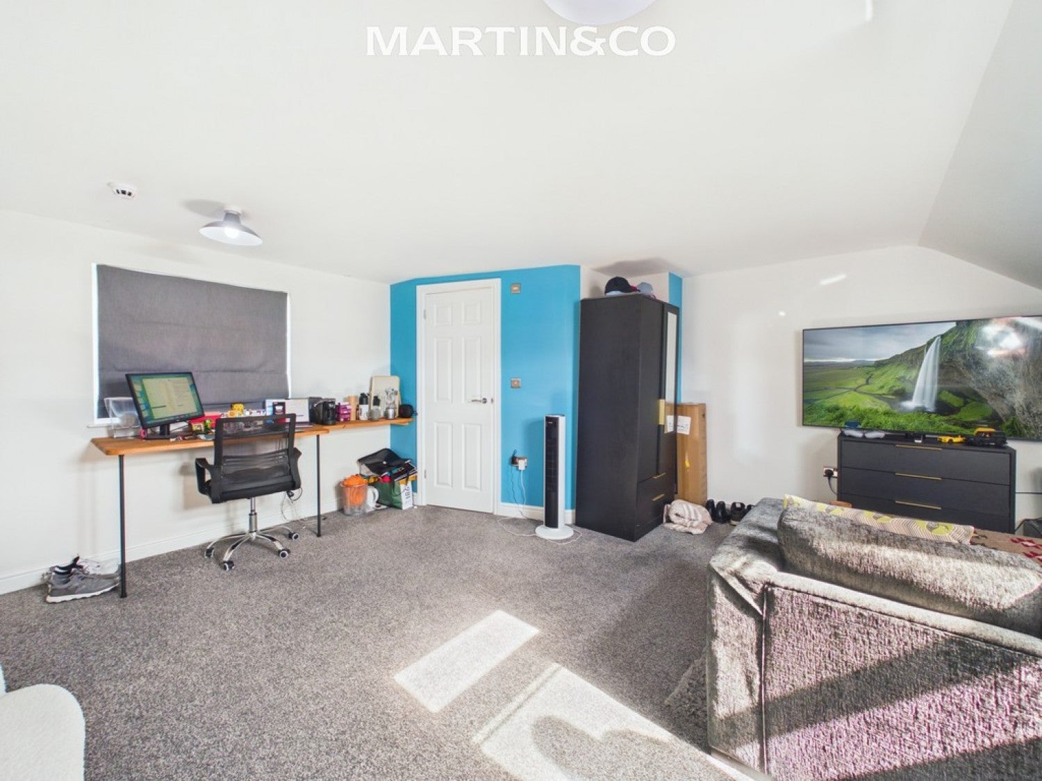 Room Shaftesbury Road in Reading