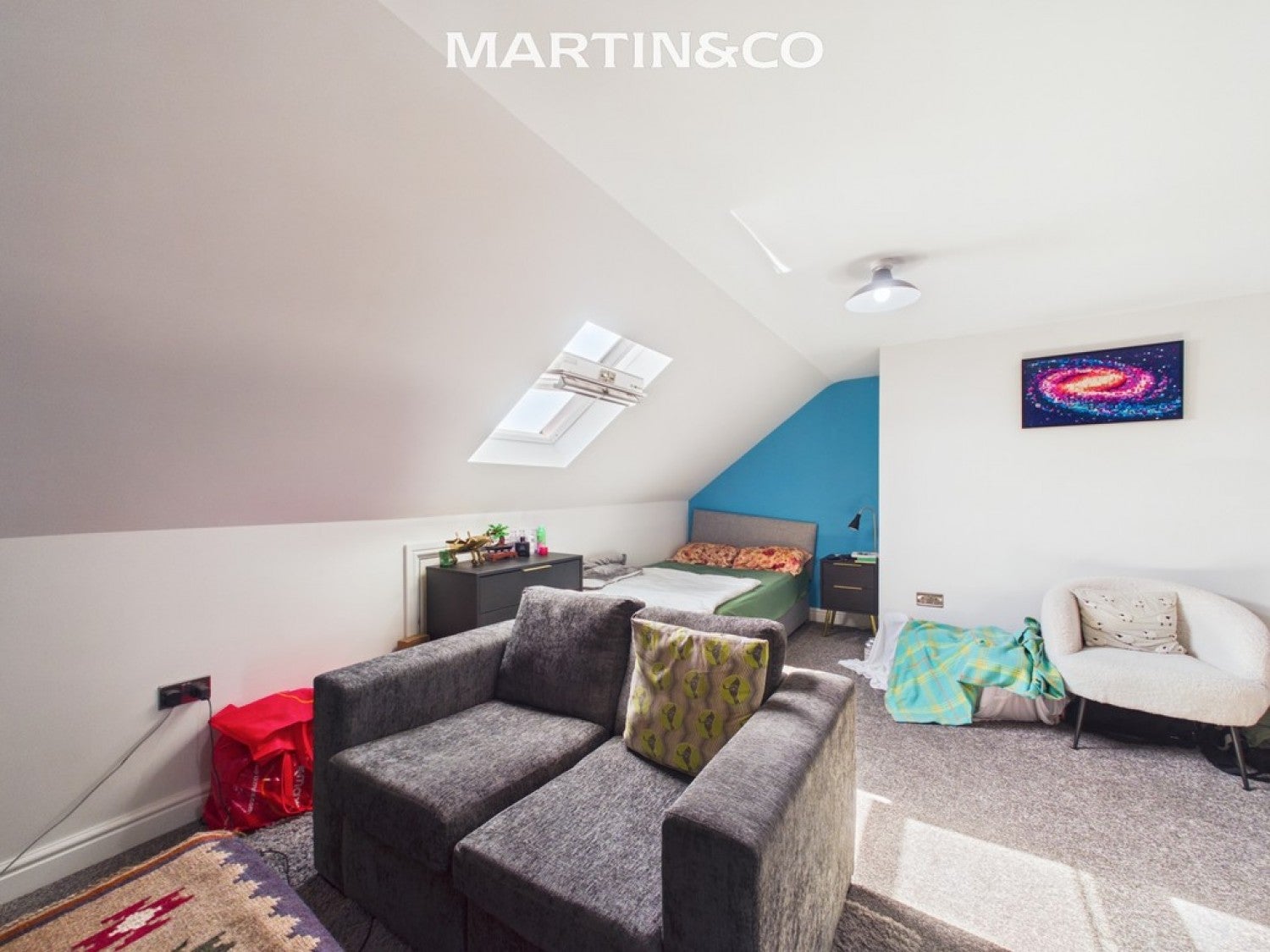 Room Shaftesbury Road in Reading