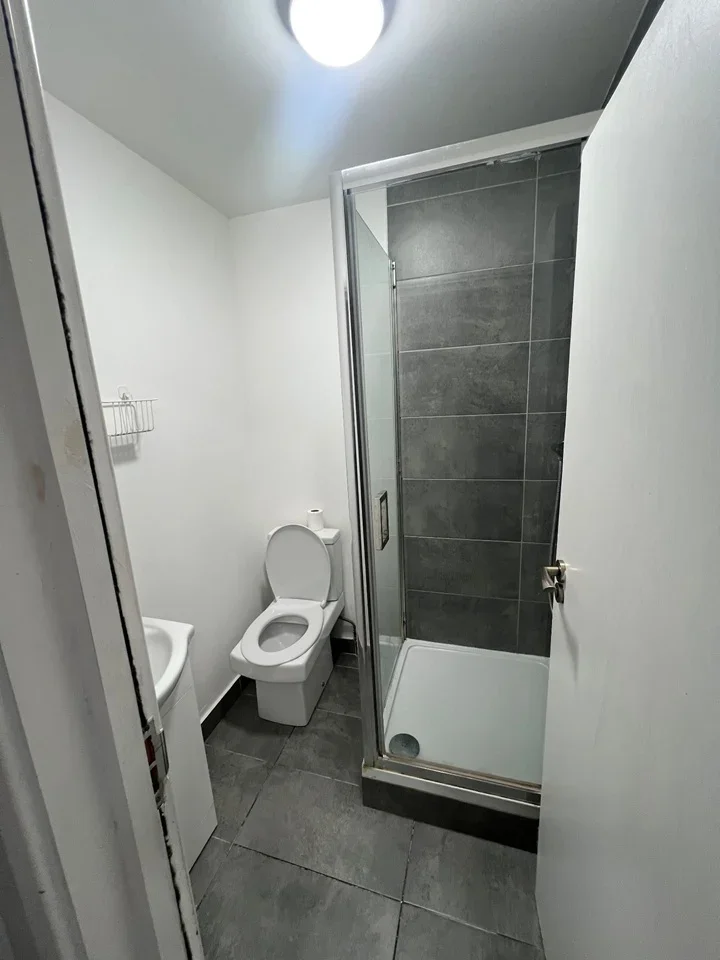 Flat Lancaster Road in Greater London