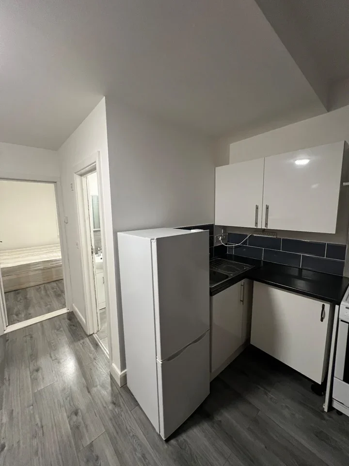Flat Lancaster Road in Greater London