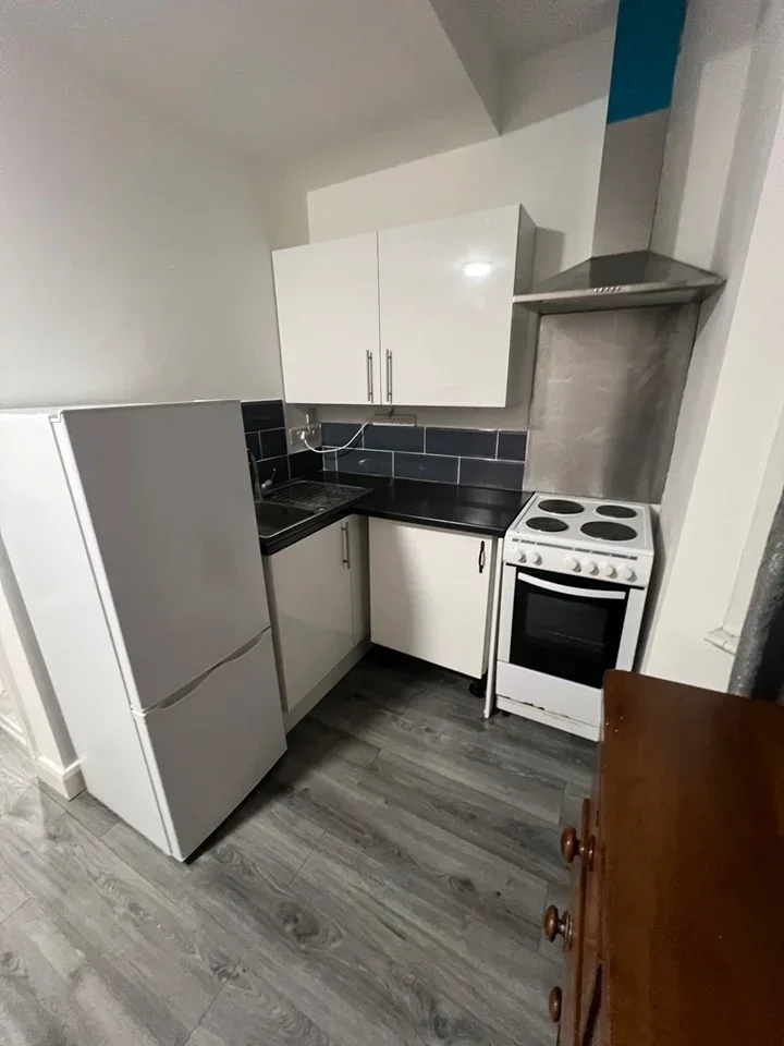 Flat Lancaster Road in Greater London