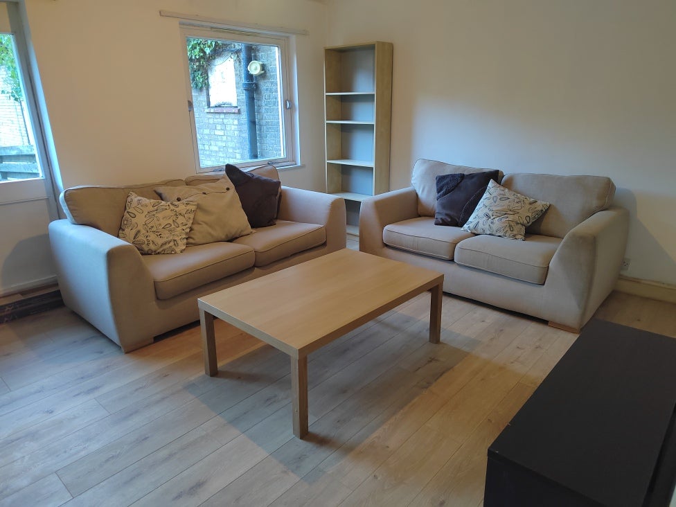 Flat Nelson Square in Greater London