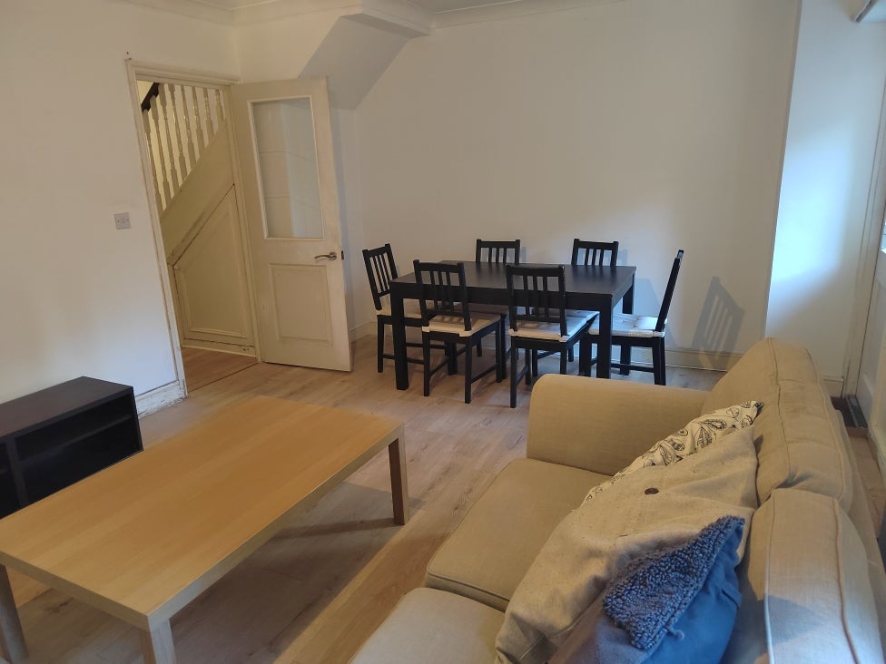 Flat Nelson Square in Greater London