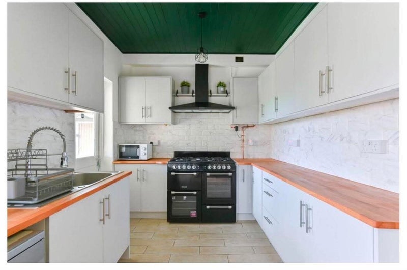 Room Avery Hill Road in Greater London