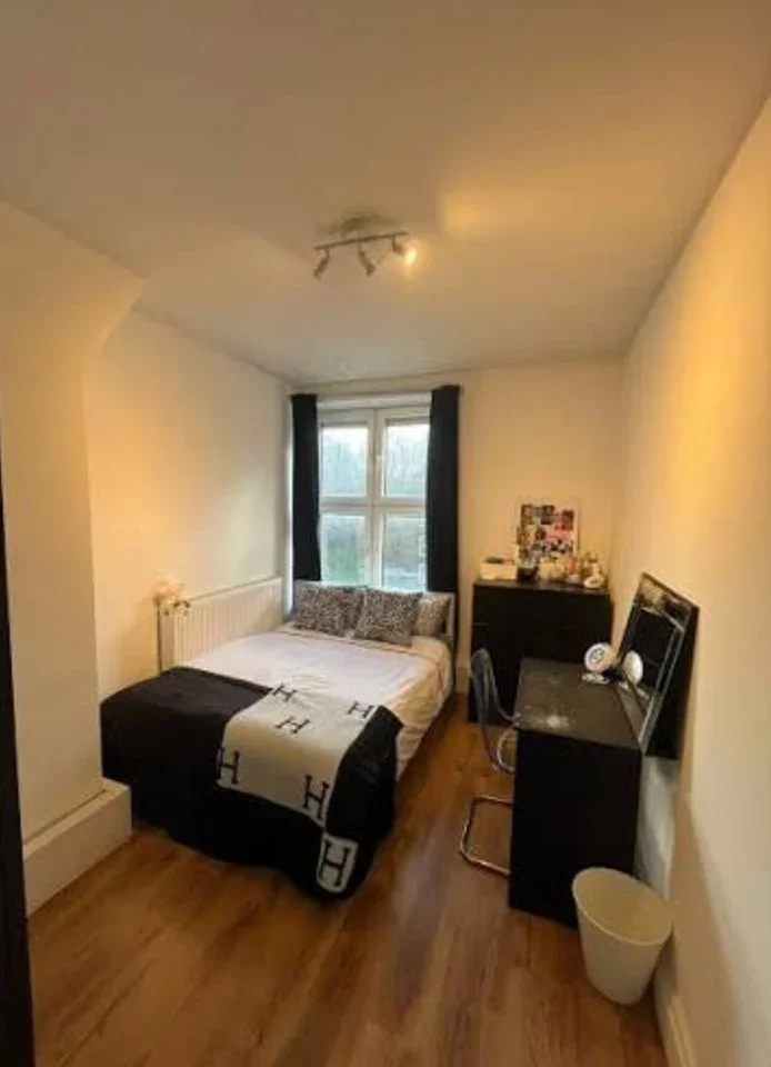 Room Tower Street in Heywood