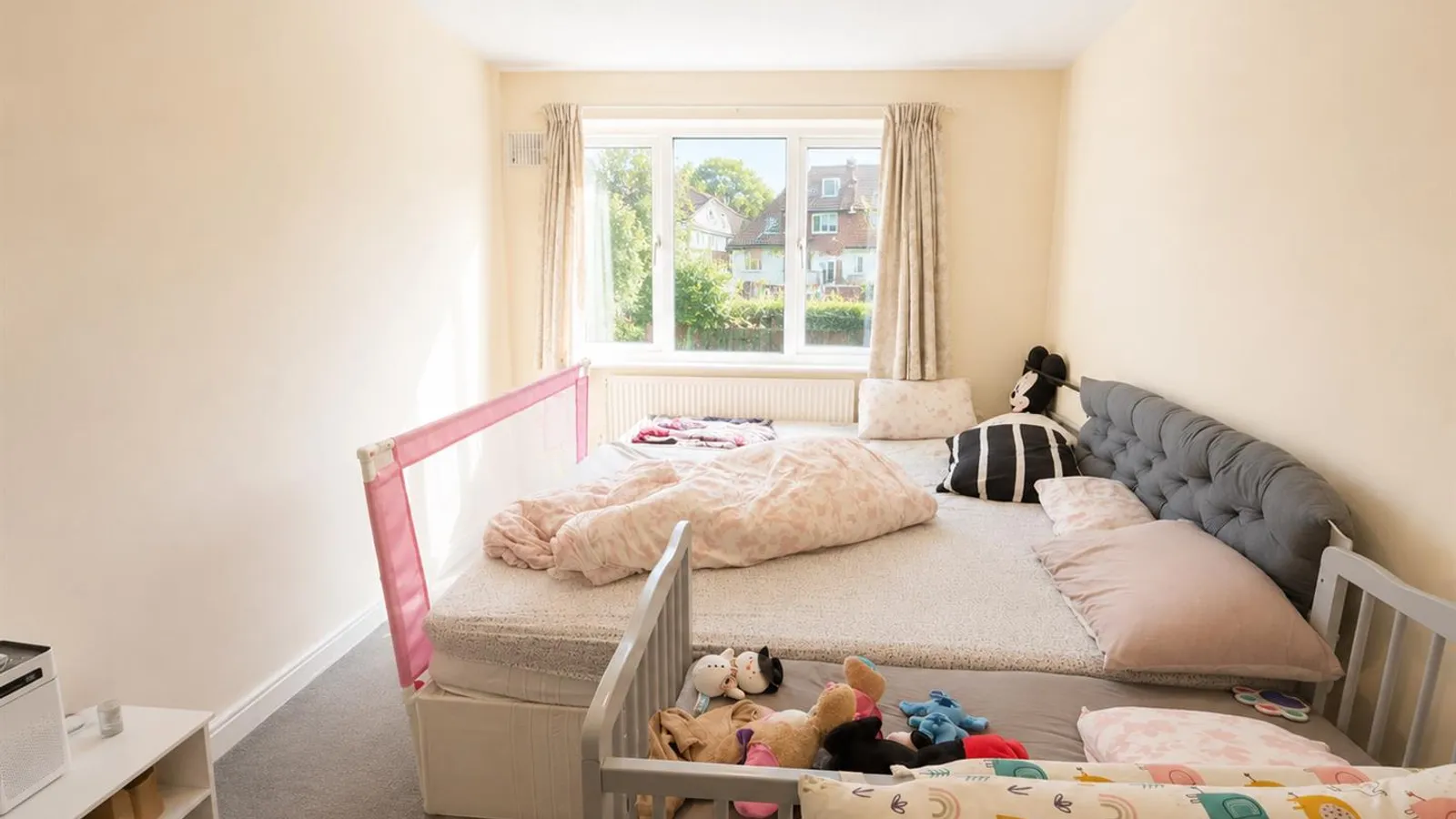 House Hawkins Close in Greater London