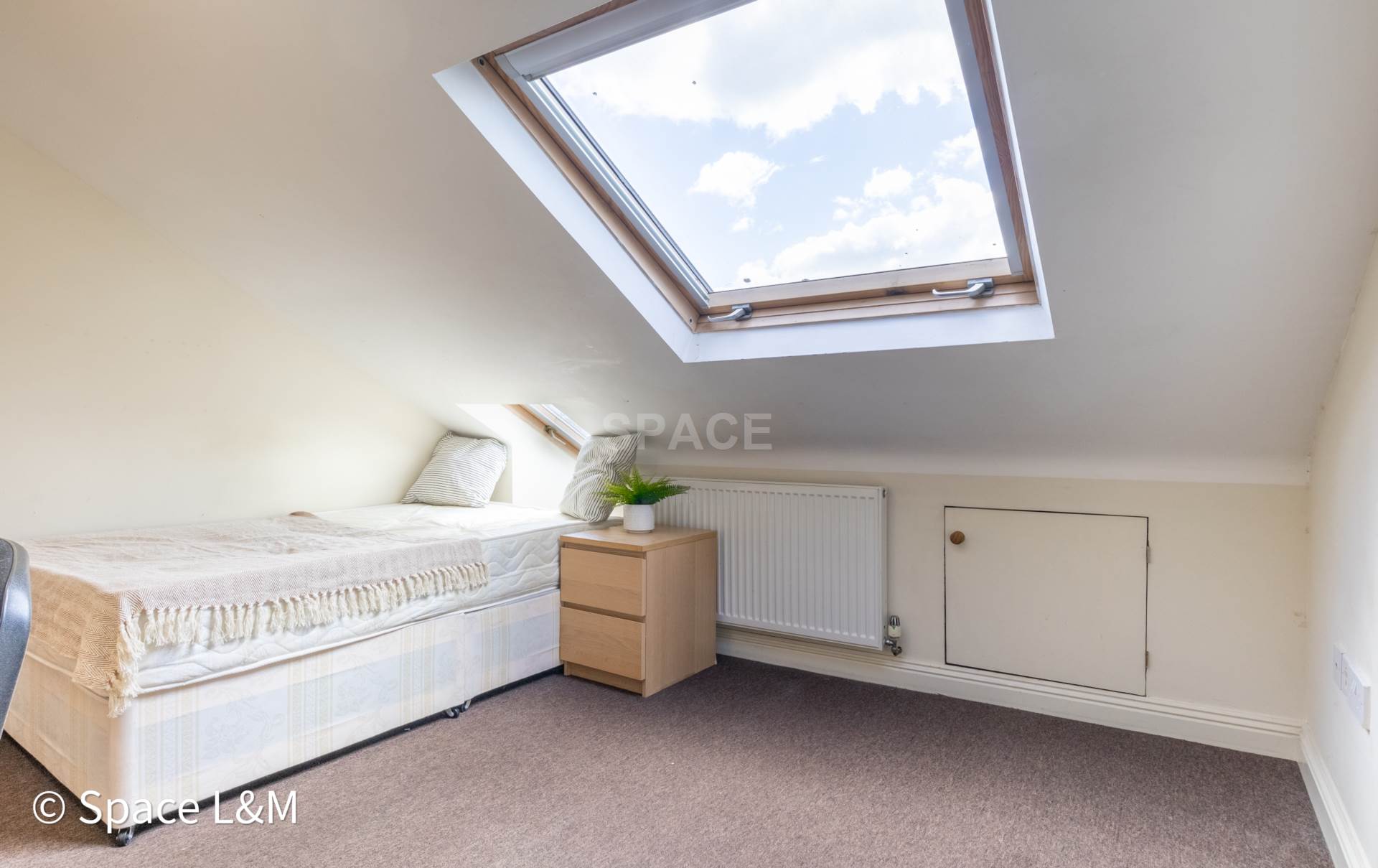 Flat Swainstone Road in Reading