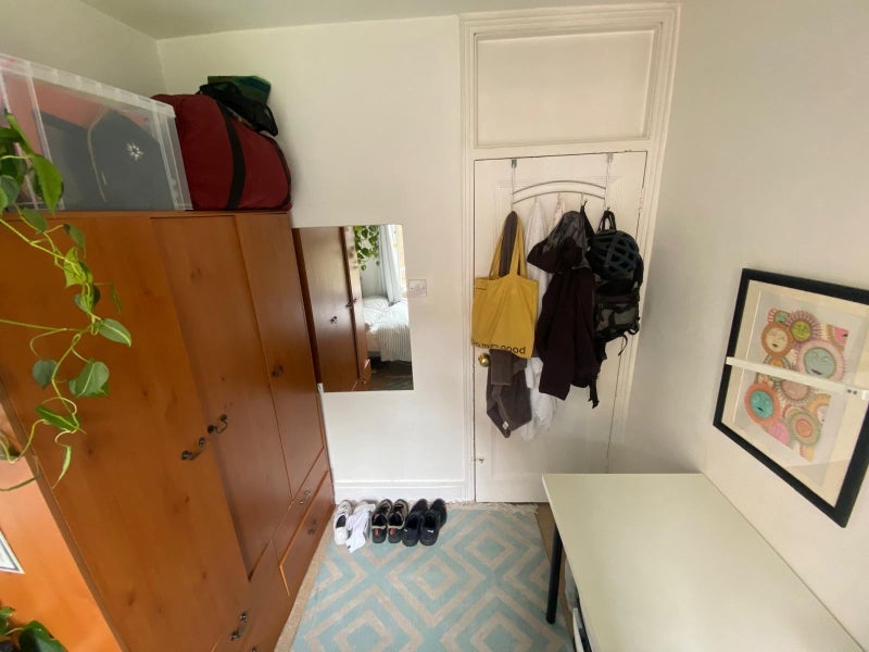 Room Wellesley Road in Greater London