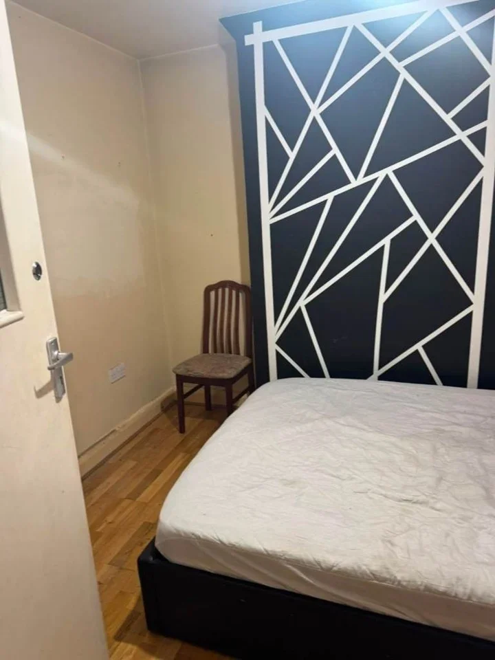 Flat Ruislip Road in Greater London