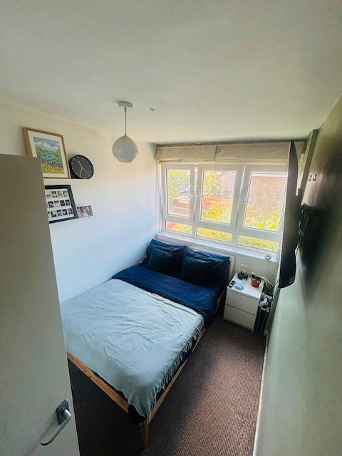 Room Forsyth Gardens in Greater London