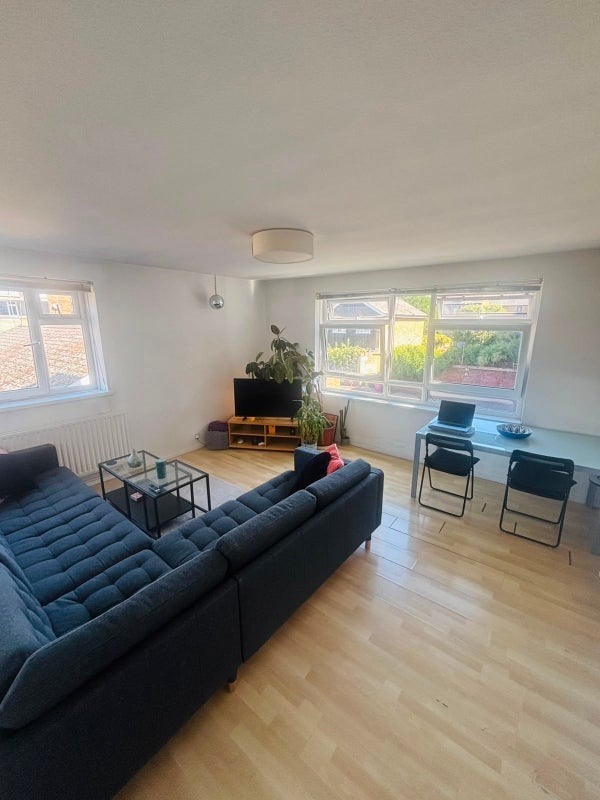 Room Forsyth Gardens in Greater London