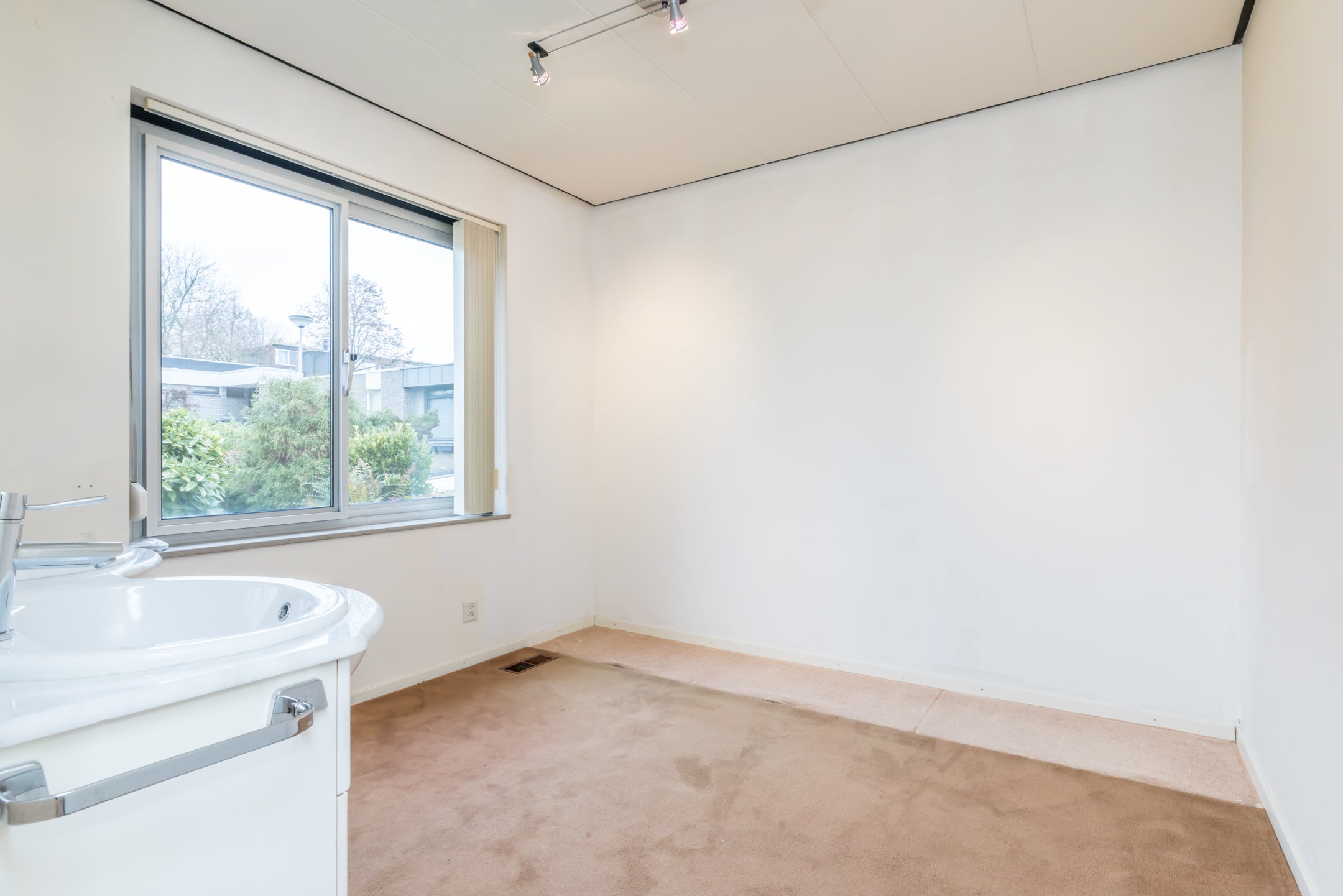 Tussenwoning te koop: De Kommert 29, Heerlen