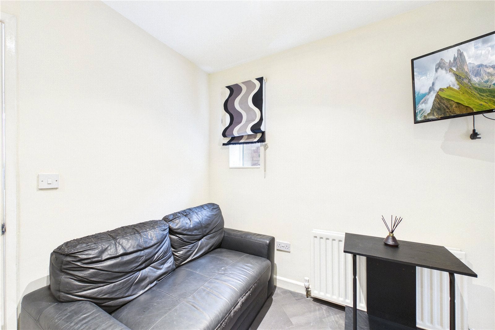 Flat Lansdowne Road in Reading