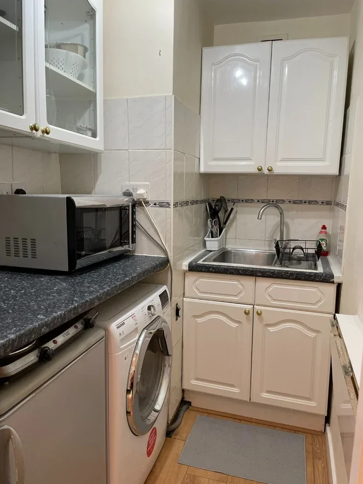 Flat Baldwins Gardens in Greater London