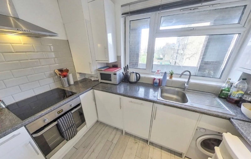 Room Gauden Road in Greater London