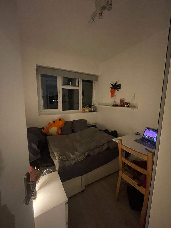 Room Gauden Road in Greater London