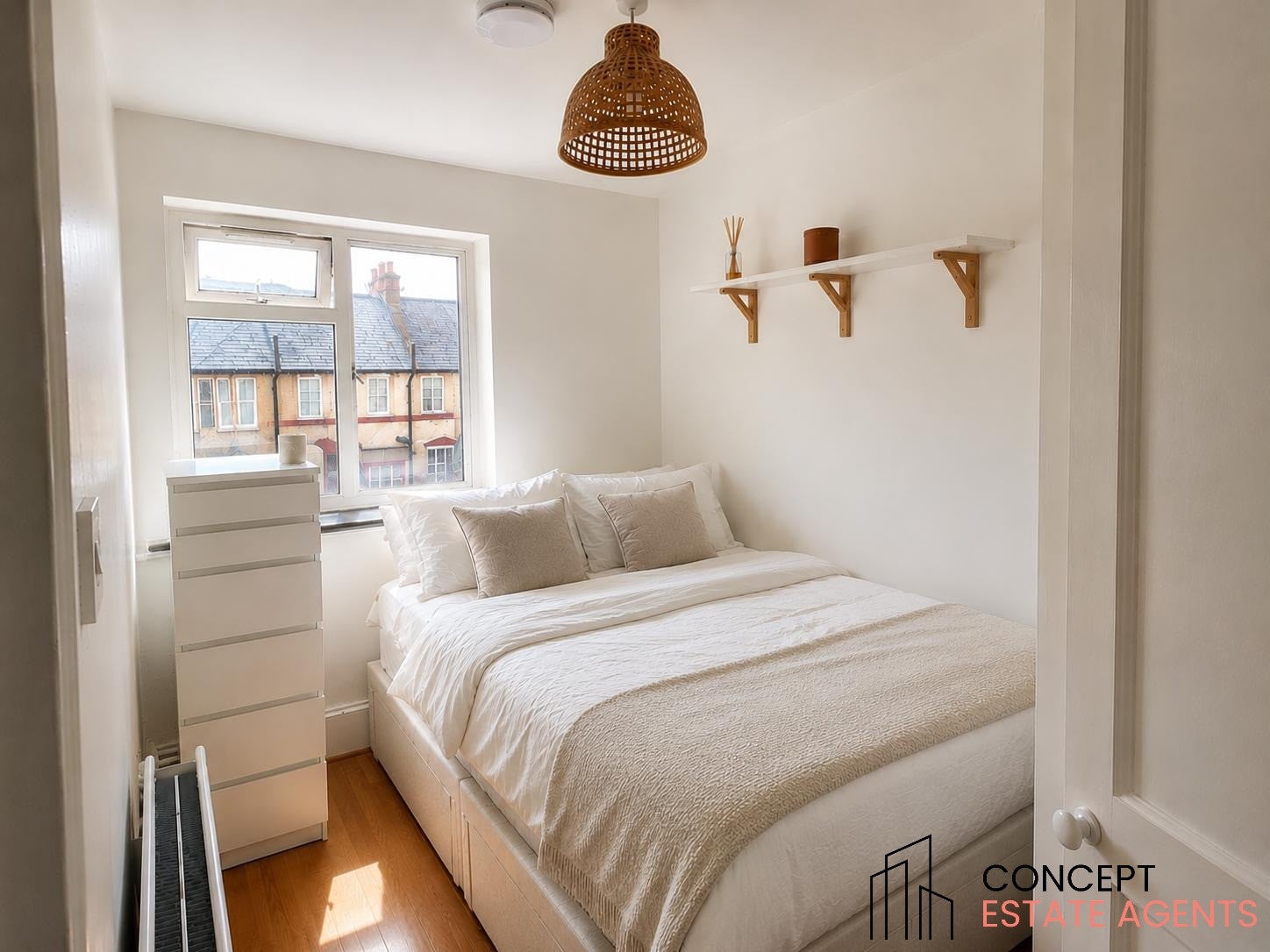 Flat Derinton Road in Greater London