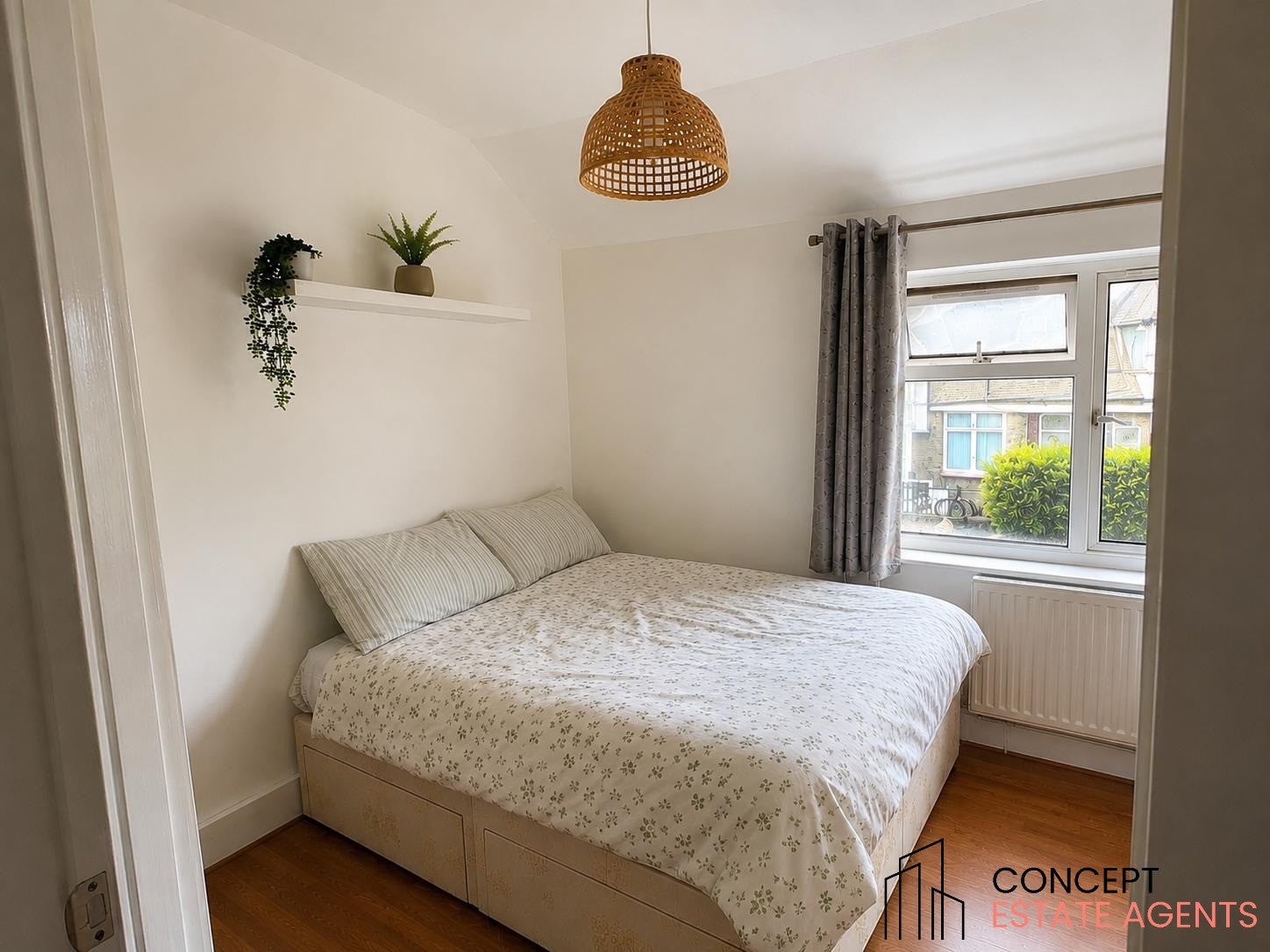 Flat Derinton Road in Greater London