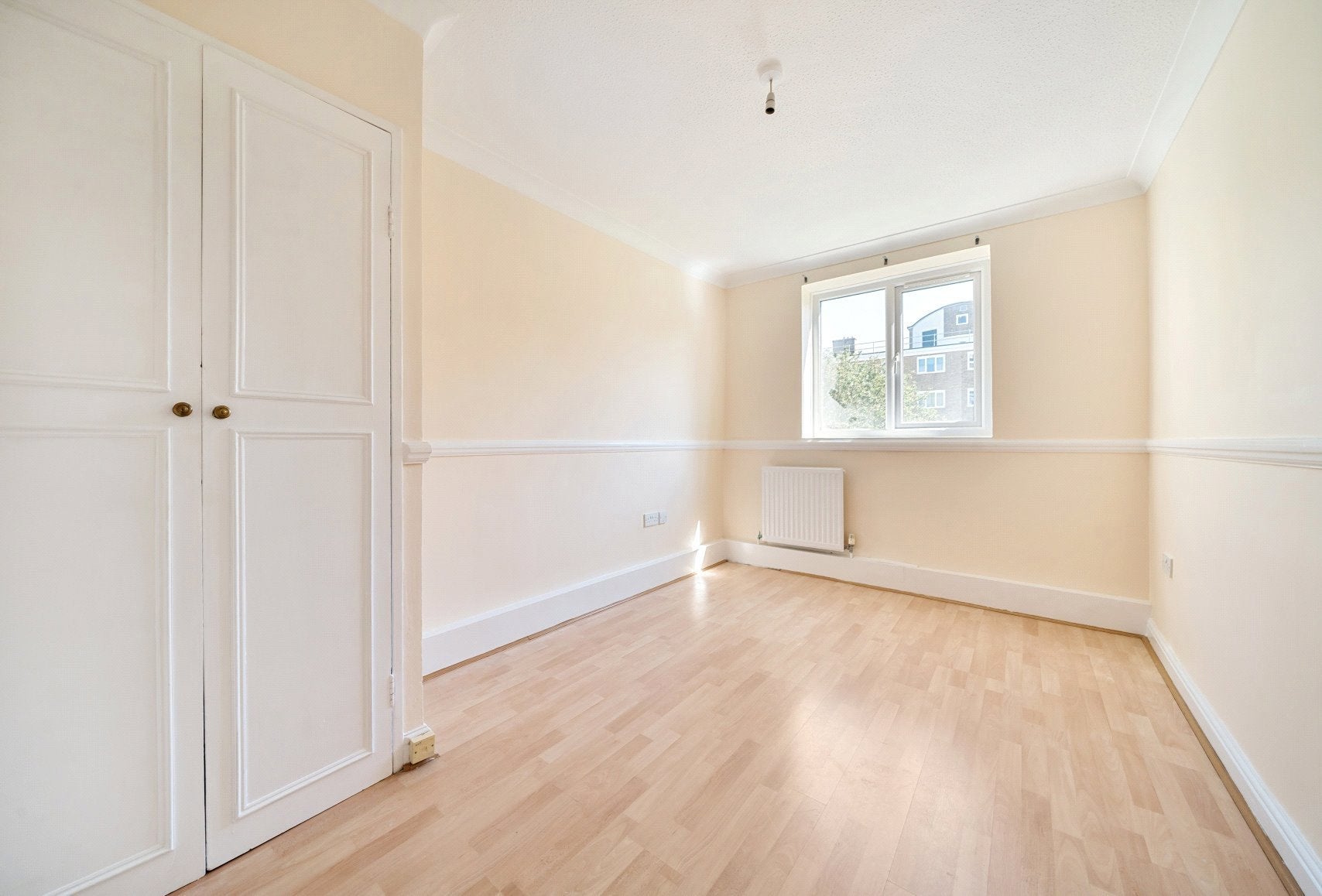 Flat West Drive in Greater London