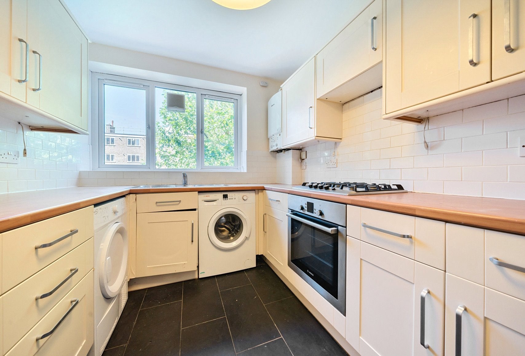Flat West Drive in Greater London