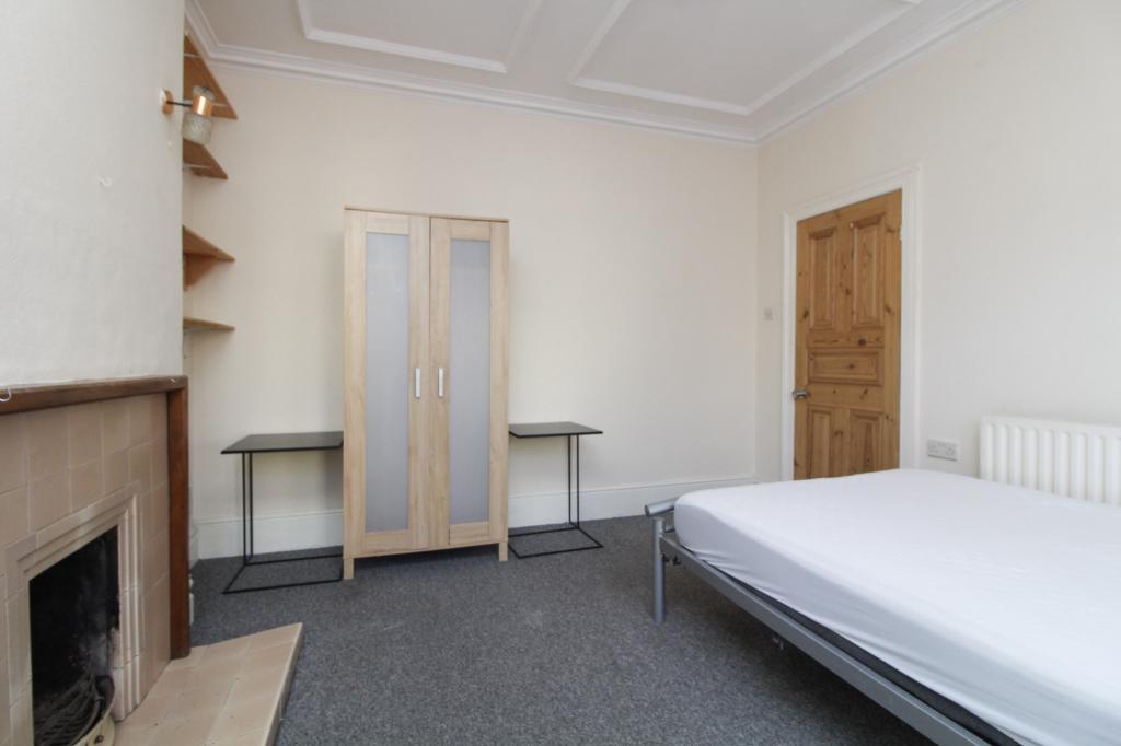 Room Coventry Road in Southampton