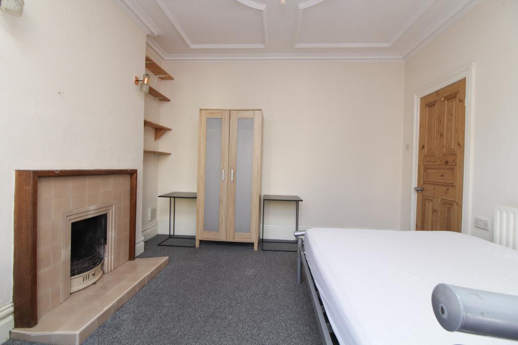 Room Coventry Road in Southampton