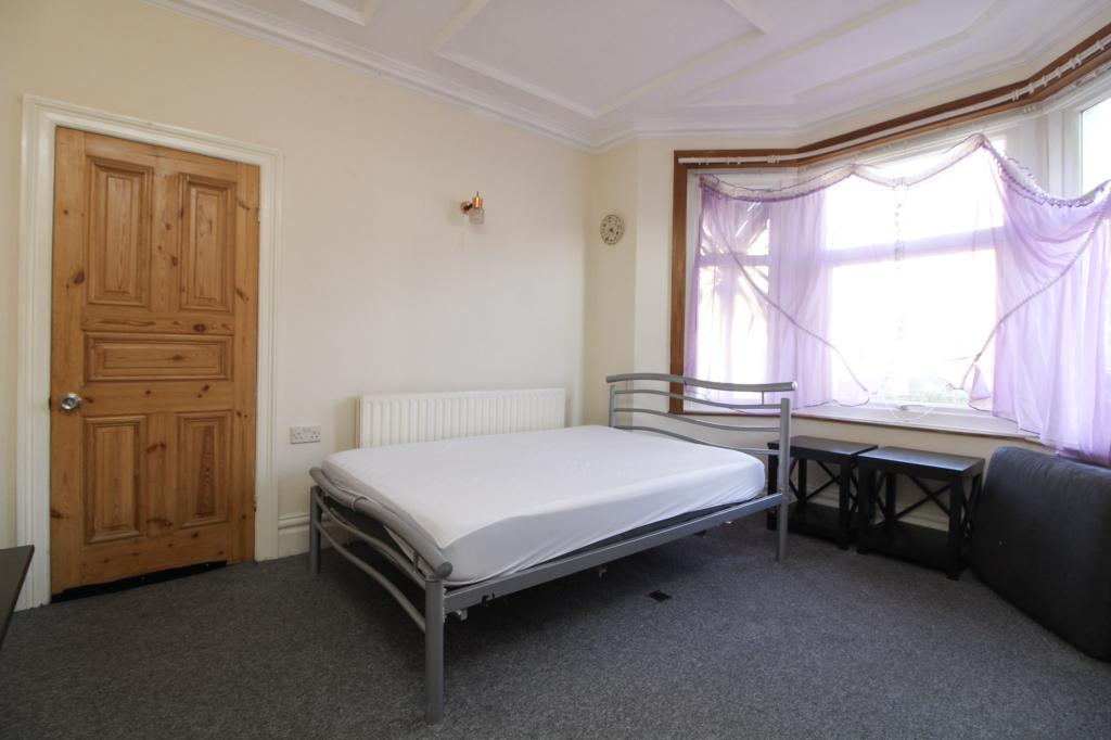Room Coventry Road in Southampton