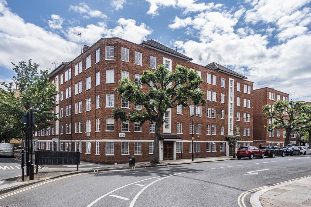 Flat Allitsen Road in City of Westminster