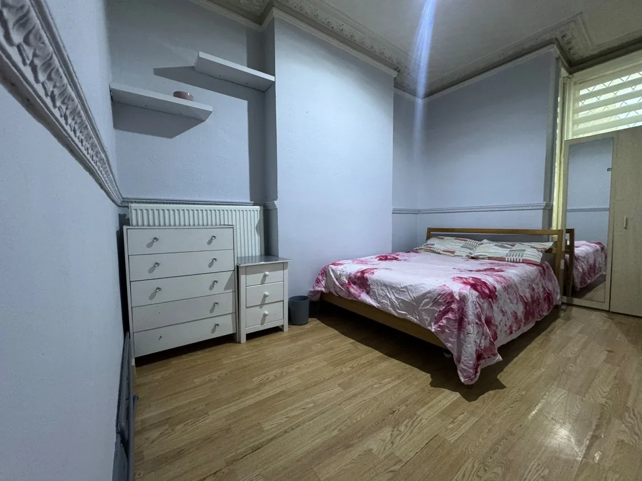 Room High Street in Greater London