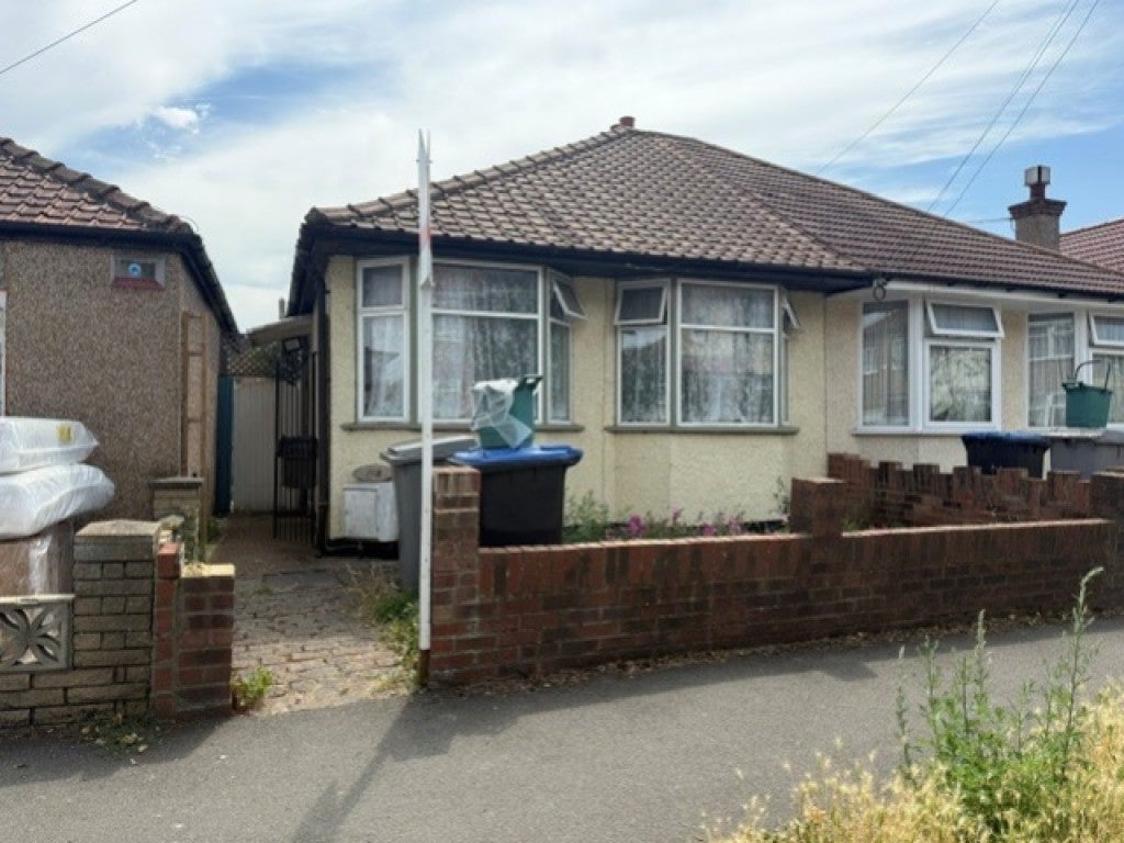 House Rugby Avenue in Greater London