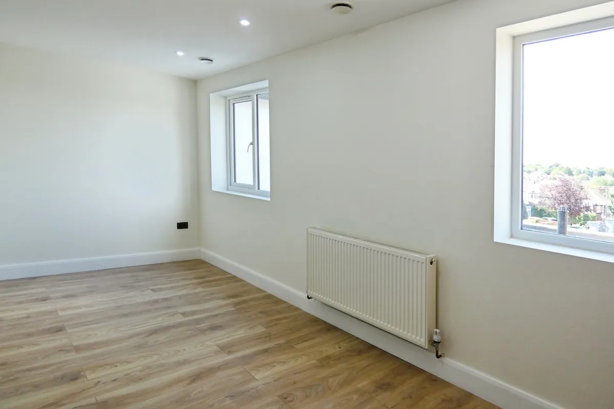 Flat Manor Road in Greater London
