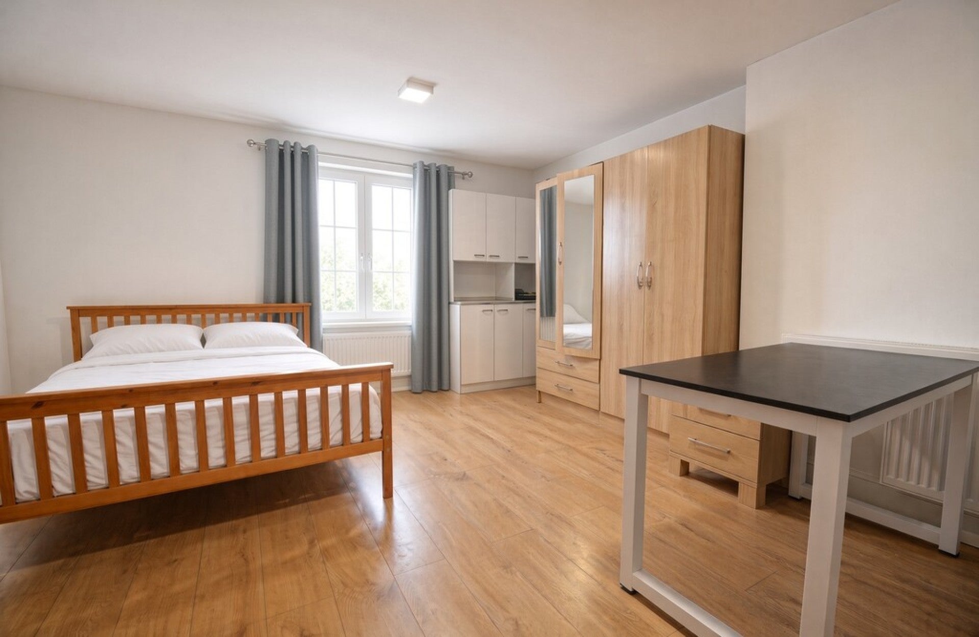 House Oxford Way in Greater London