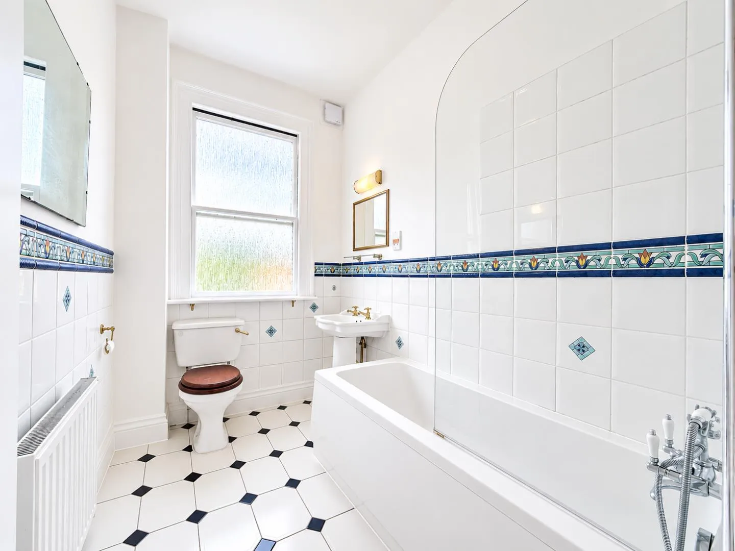 Flat Madeley Road in Greater London