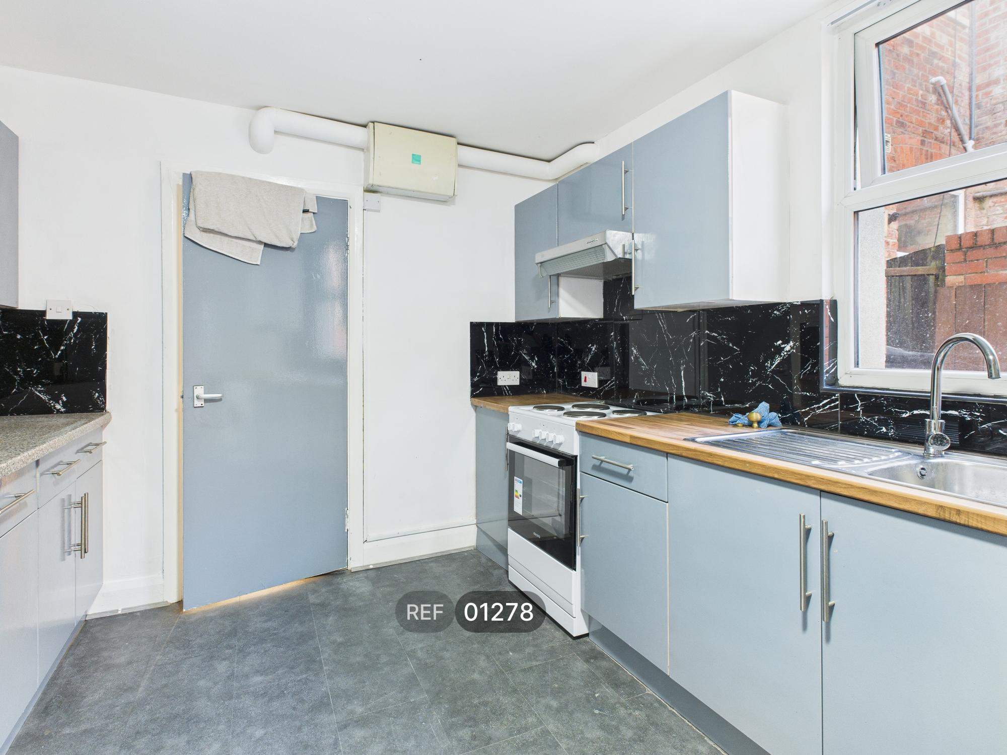 Flat Coltman Street in Hull