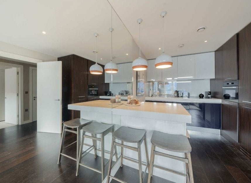 Flat Gatliff Road in City of Westminster