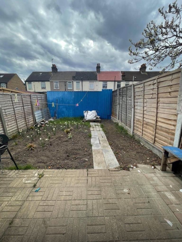 Flat Wedderburn Road in Greater London