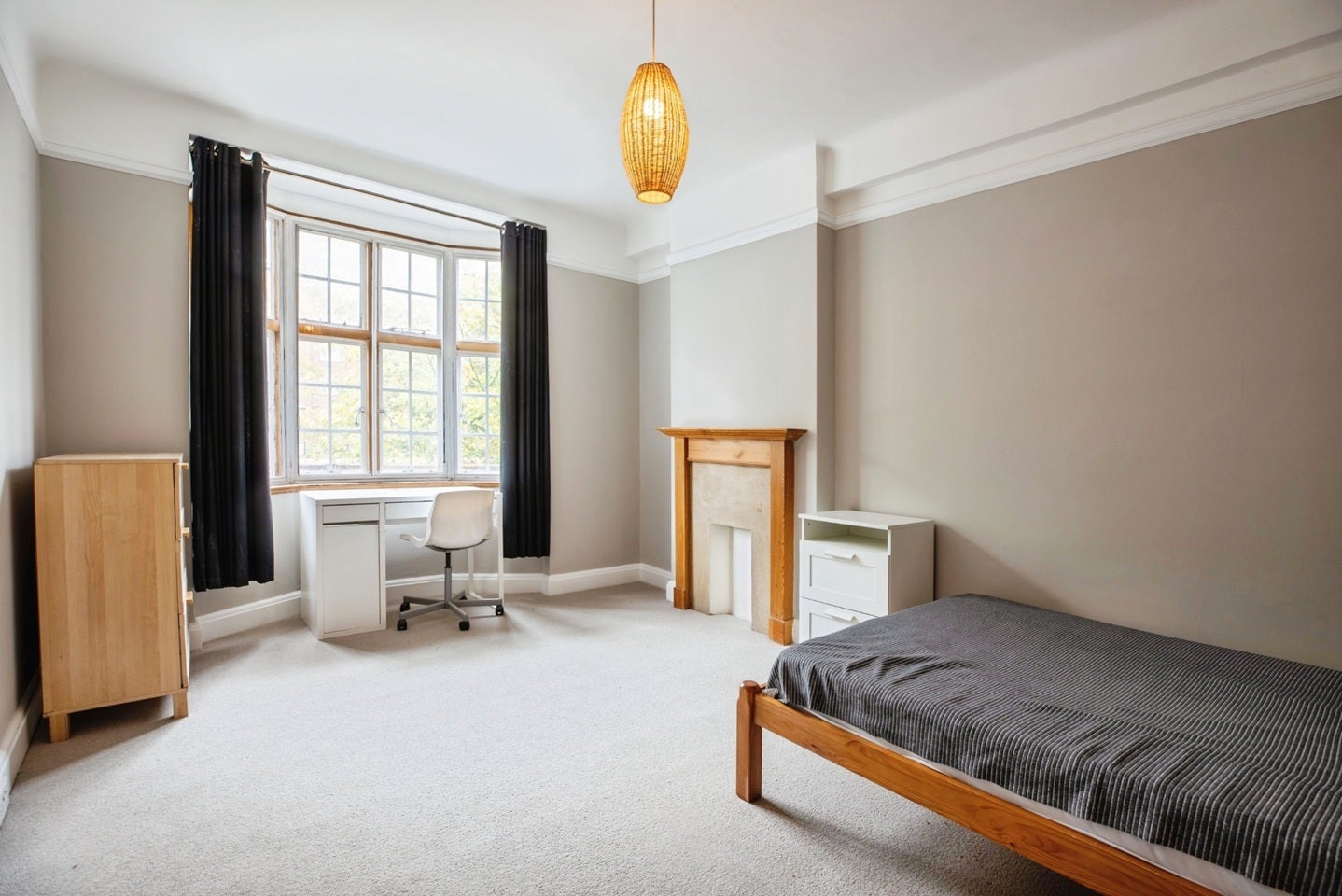 Flat Brixton Hill in Greater London