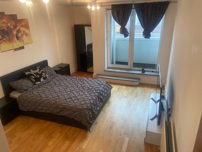 Room London Road in Greater London