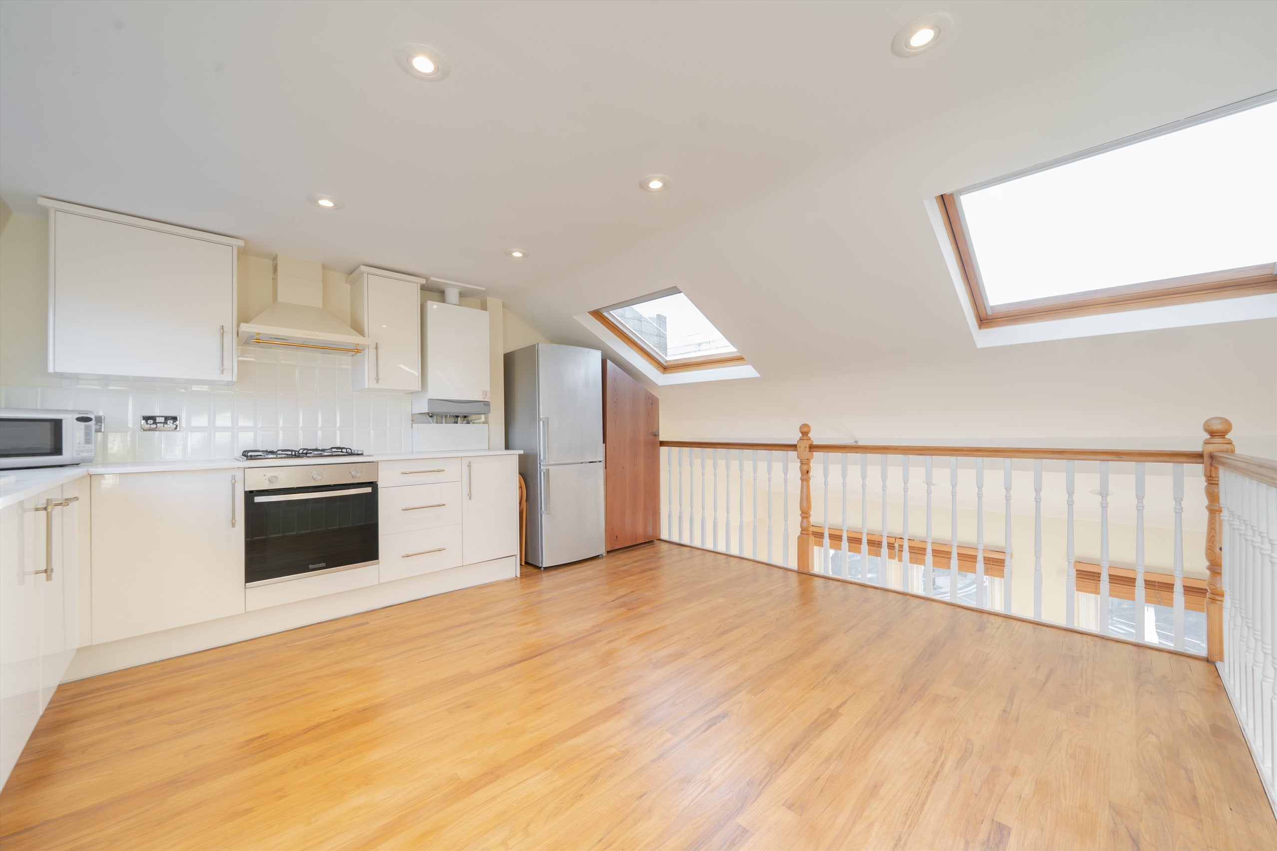Flat Sherbrooke Road in Greater London
