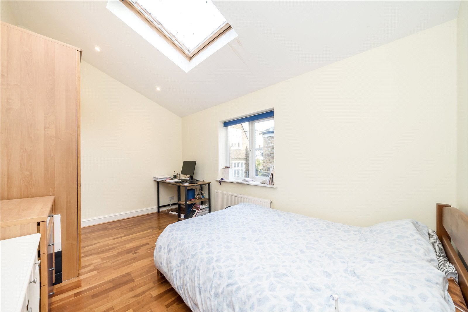 Flat Sherbrooke Road in Greater London