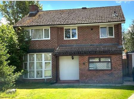 House Kingfisher Close in Basingstoke and Deane