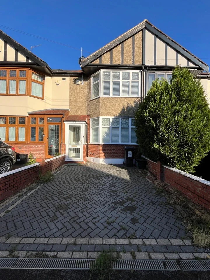 House Uplands Road in Greater London