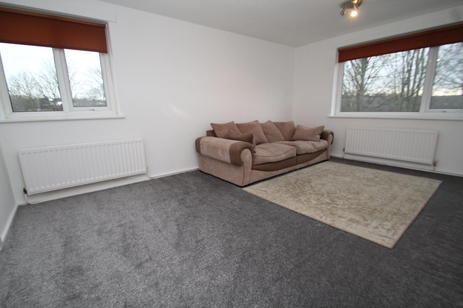 Flat Woodland Grove in Leeds