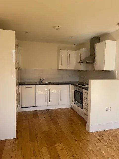 Flat Clarendon Road in Watford