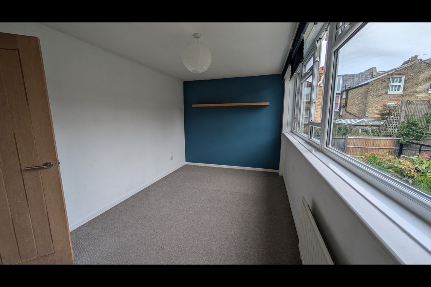 Room Chatham Road in Greater London